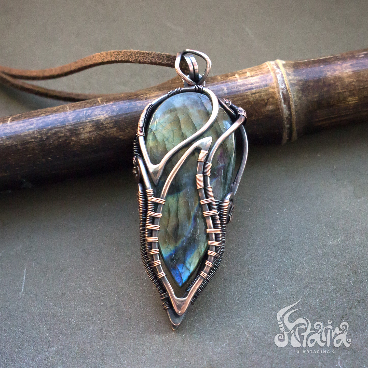 Wire wrapped necklace with stone. Copper wirewrap pendent
