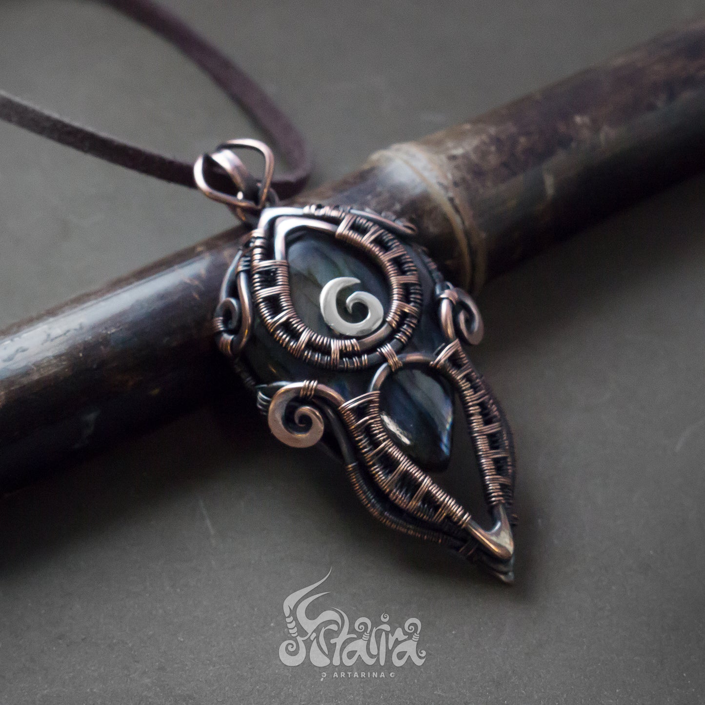 Labradorite and Copper Rustic pendant Alternative jewelry | New age jewelry | Wire weaved unique pendant necklace