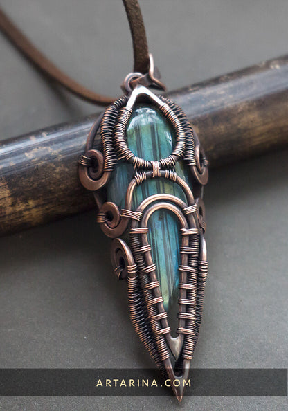 Amulet metaphysical spiritual copper unique green long labradorite necklace