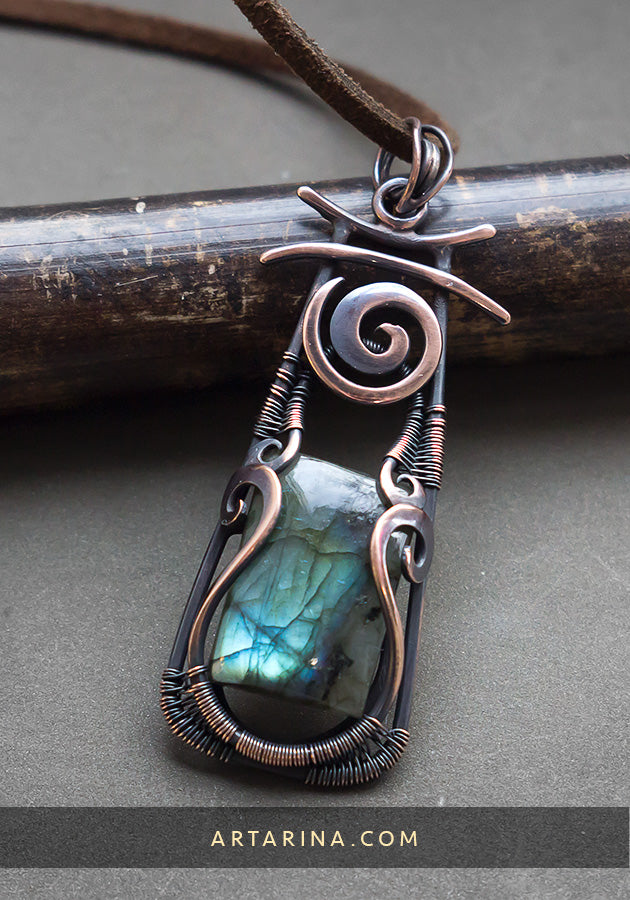 Heady wire wrapped stone pendant. Labradorite stone necklace