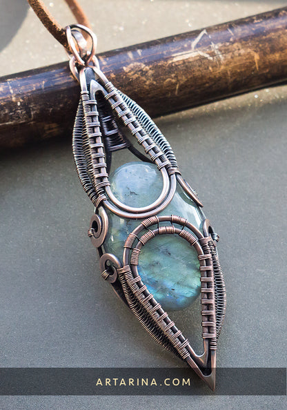 wire labradorite pendant