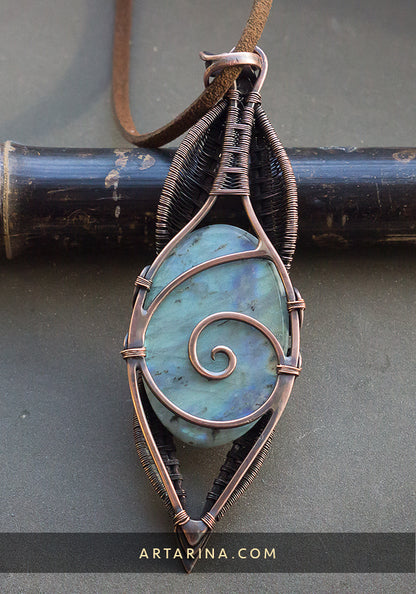 wire labradorite pendant