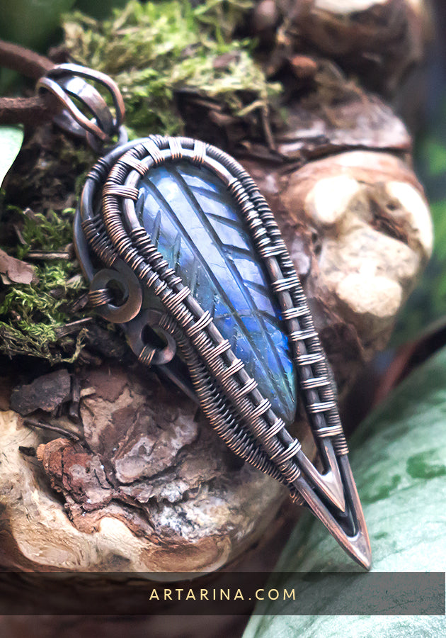 Carved leaf labradorite blue pendant