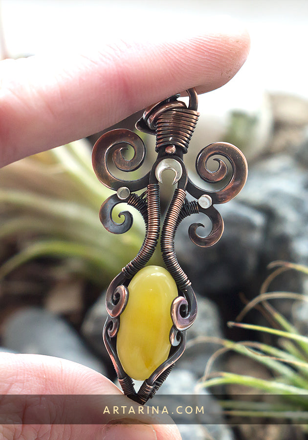 natural amber celtic spirals necklace