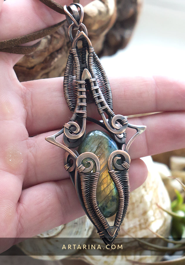 heady wire wrapped pendant necklace