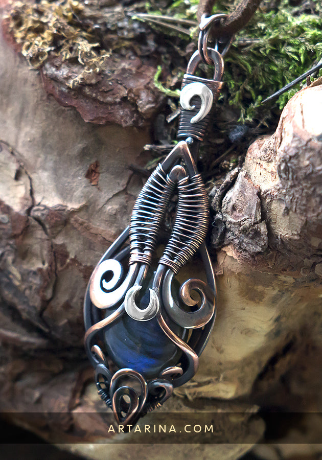 Elven style wire woven necklace