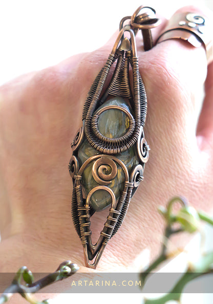 Wire wrapped gemstone labradorite necklace