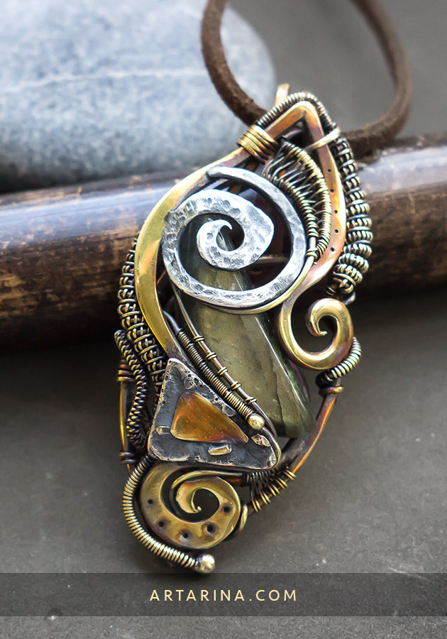 Golden wire wrap necklace