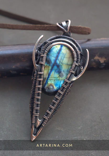 Multicolored labradorite pendant