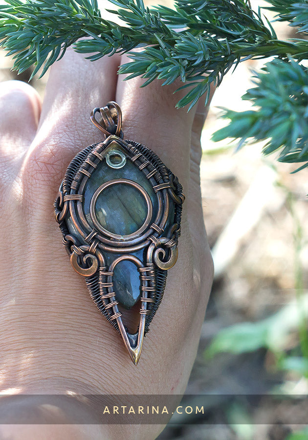 wire wrapped labradorite necklace