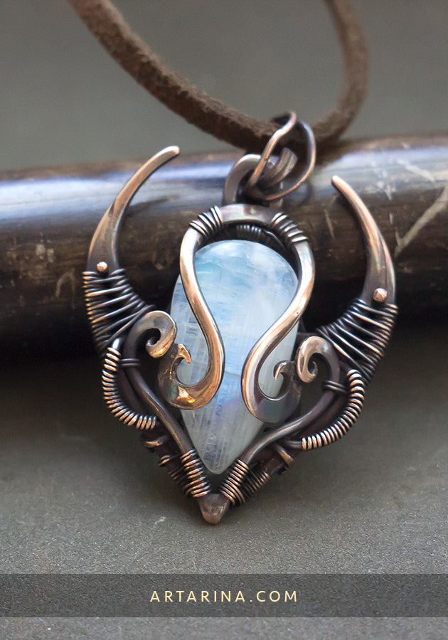 Wirewrapped moonstone necklace