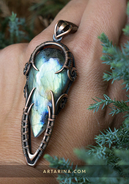 Copepr pendant with labradorite