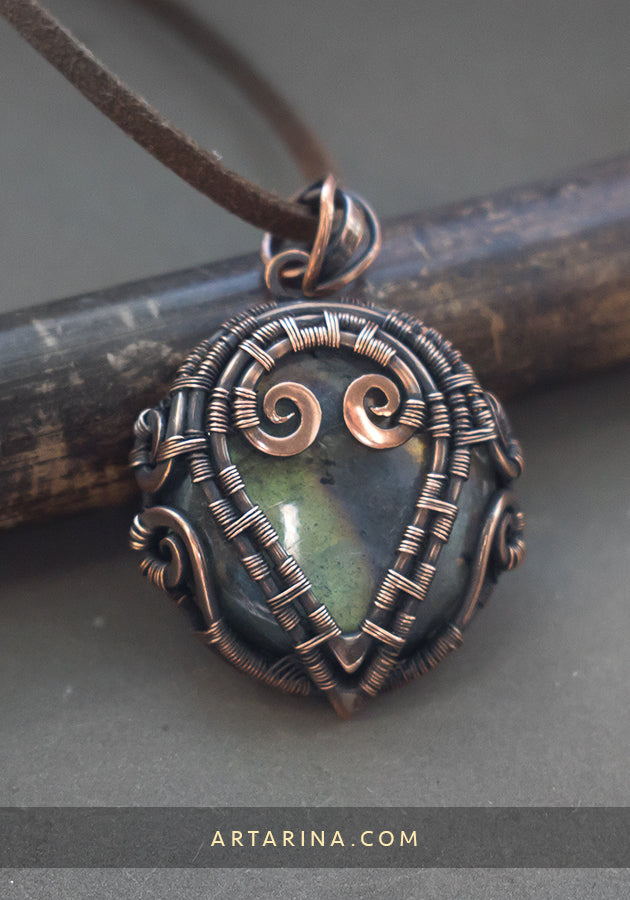 green labradorite pendant