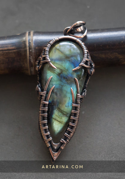 Multiflash labradorite wire wrap pendant