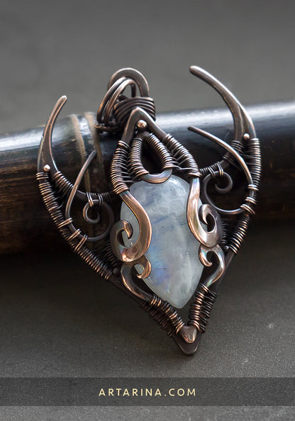 Fantasy moonstone necklace