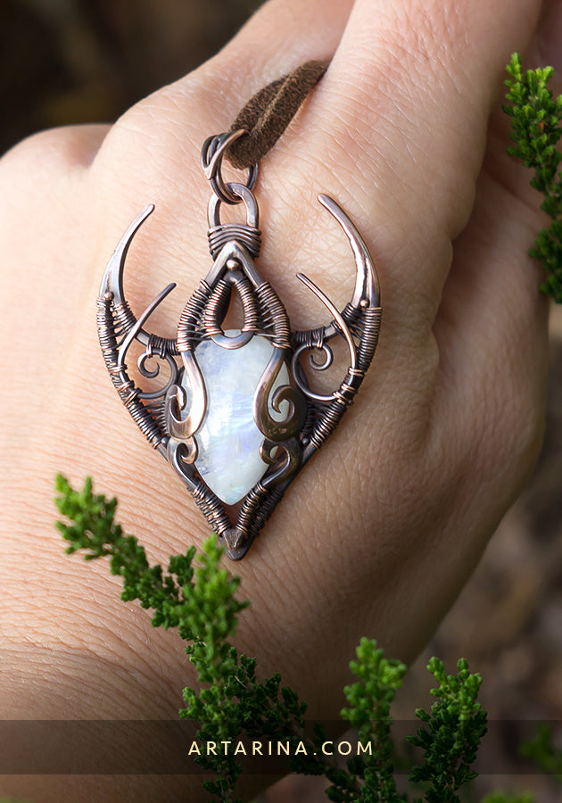 Fantasy moonstone necklace