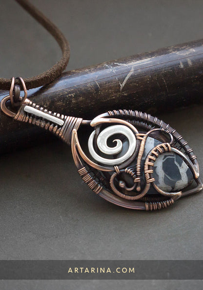 Wire wrap stone pendent