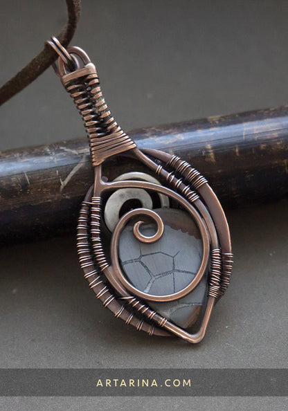 Wire wrap stone pendent