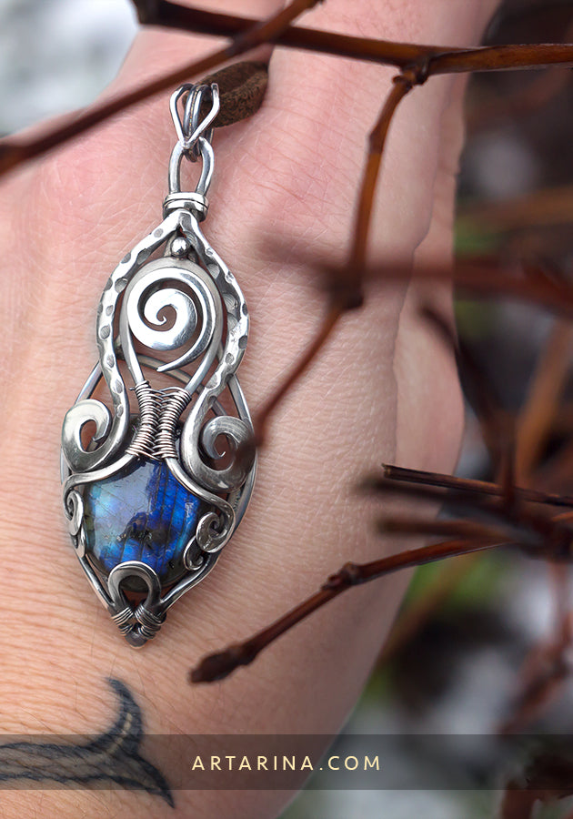 Silver wire wrap pendant with blue labradorite