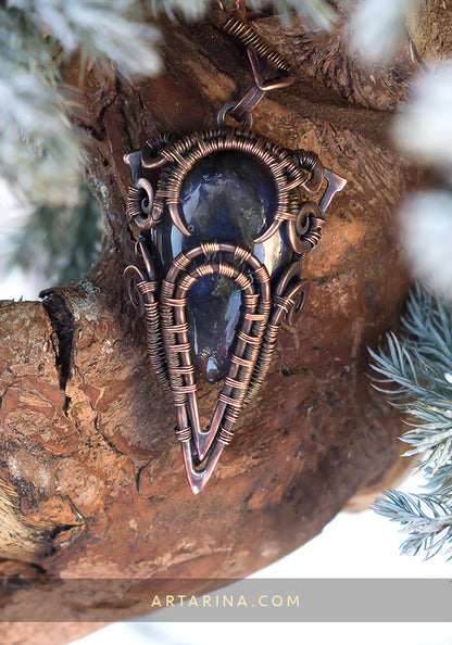 heady wire labradorite pendant