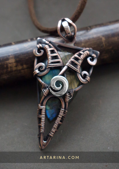 Triangle wire wrapped labradorite pendant