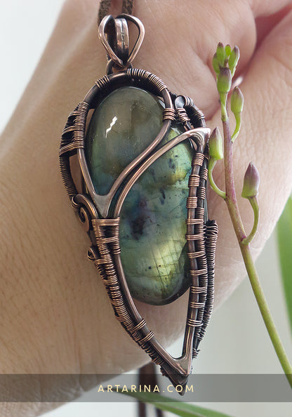 wire wrapped labradorite necklace