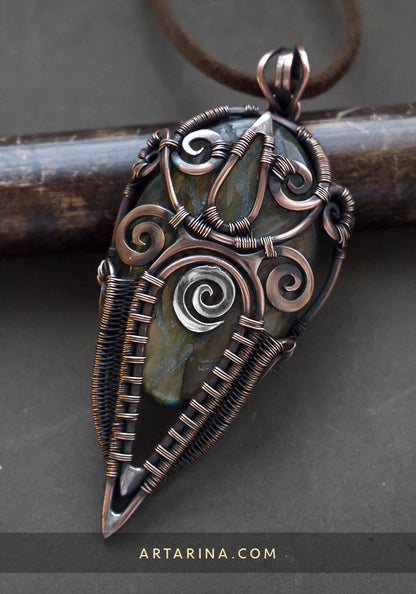 Labradorite stone wirewrapped pendant