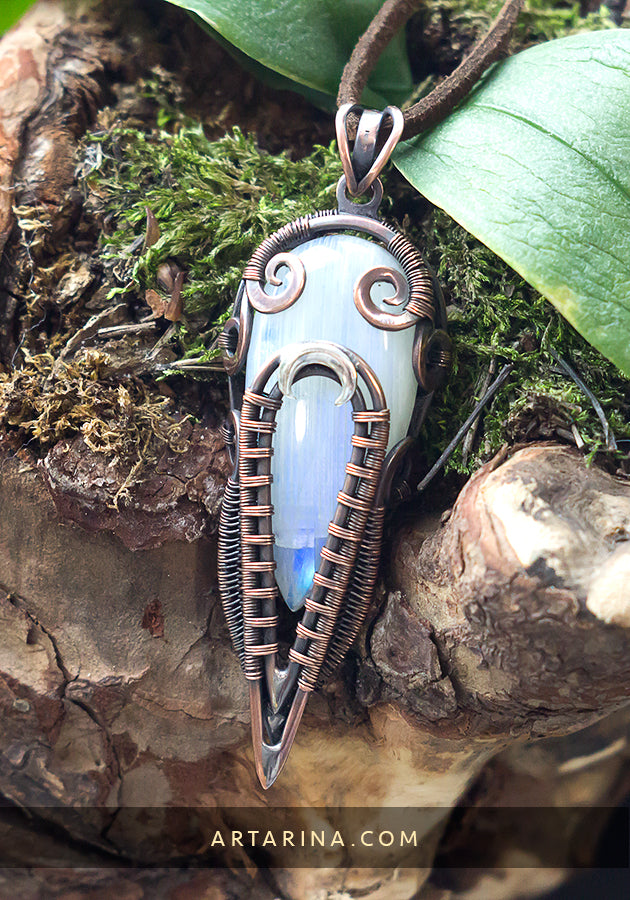 Moonstone copper wire necklace
