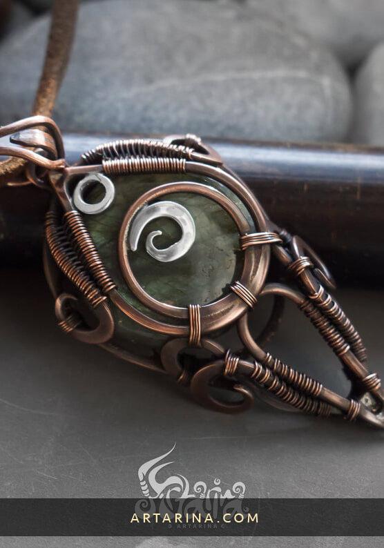 wire wrap copper pendant with labradorite