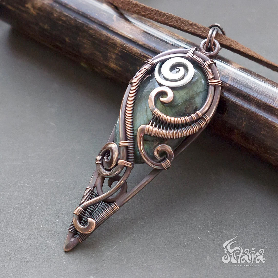 Labradorite Pendant, Copper Wire Wrapped Pendant Necklace, Artisan Jewellery, Mother  Gift Crystal jewelry Wire wrapped pendant Naural Stone necklace Elven Forest child Mystical green silver and brown metal and stone Pendant for neck