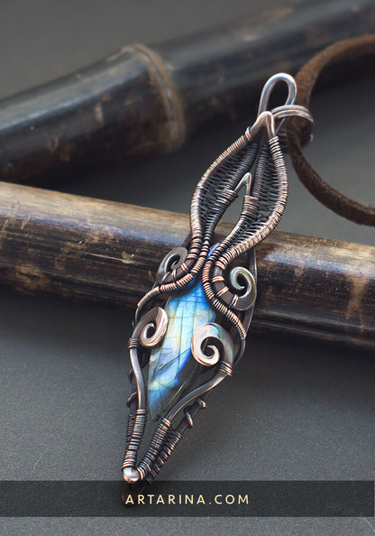 handmade copepr necklace with multifire labradorite